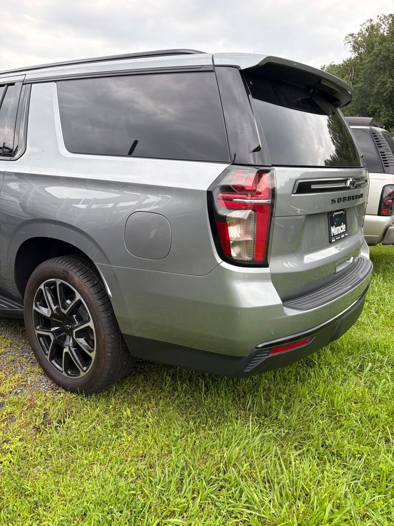 Used 2024 Chevrolet Suburban RST w/ Luxury Package AWD/4WD image 3
