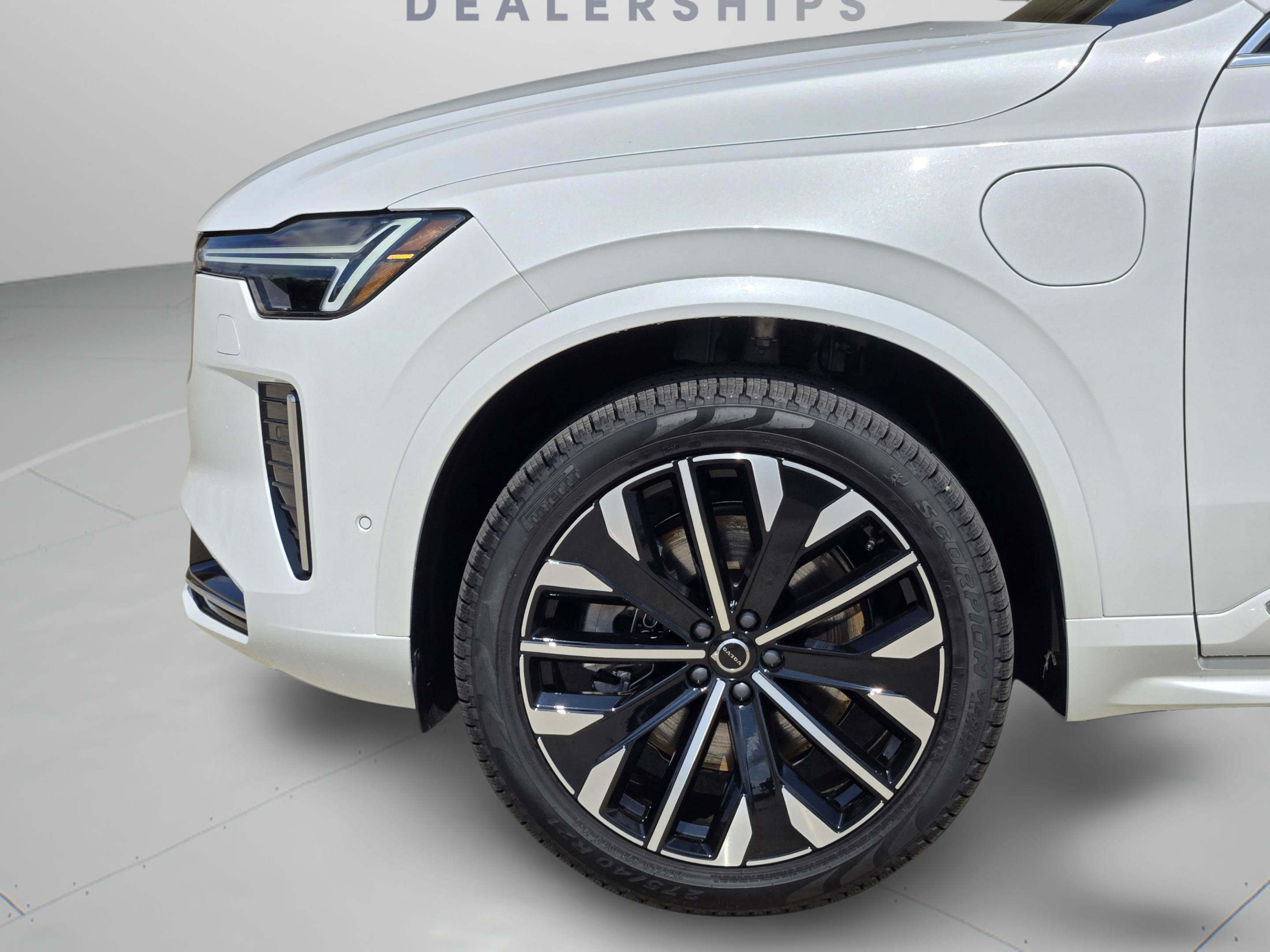 New 2026 Volvo XC90 T8 Plus w/ Protection Package Premier AWD/4WD image 34