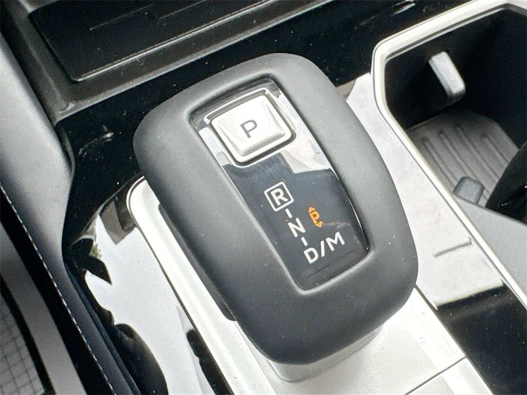 New 2025 Mitsubishi Outlander SE image 17