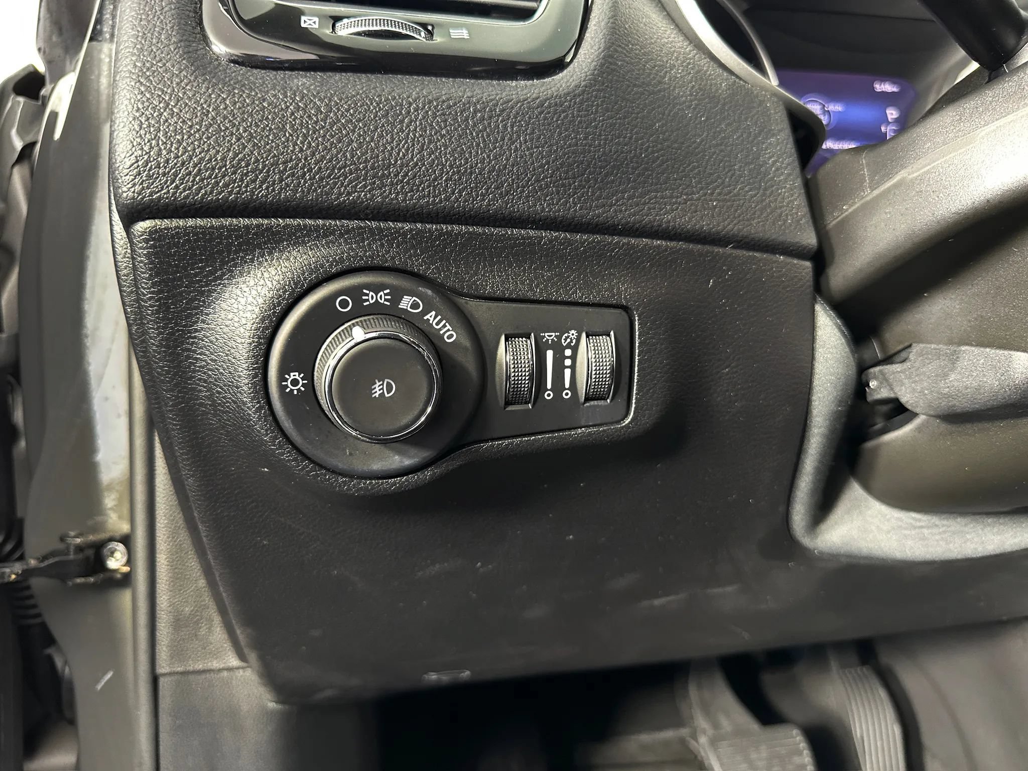 Used 2020 Jeep Compass Limited AWD/4WD image 33