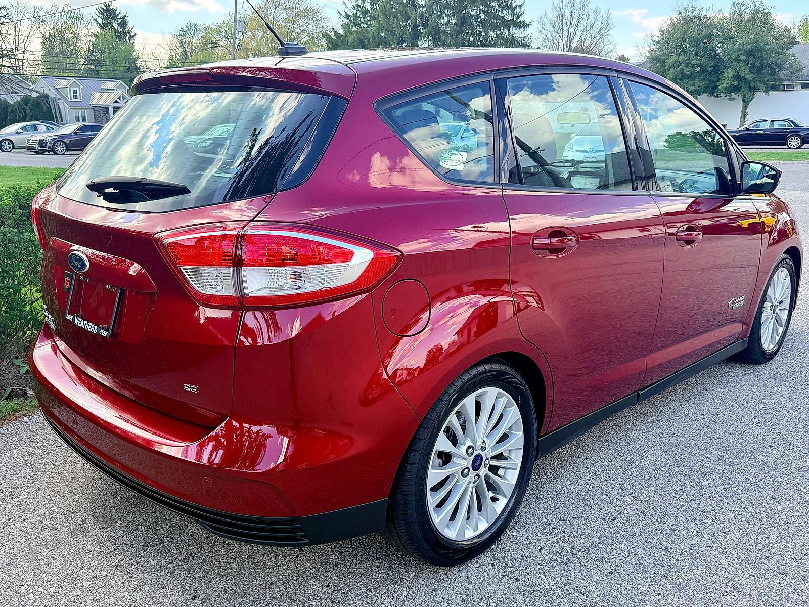 Used 2017 Ford C-MAX Energi SE w/ Equipment Group 401A image 4