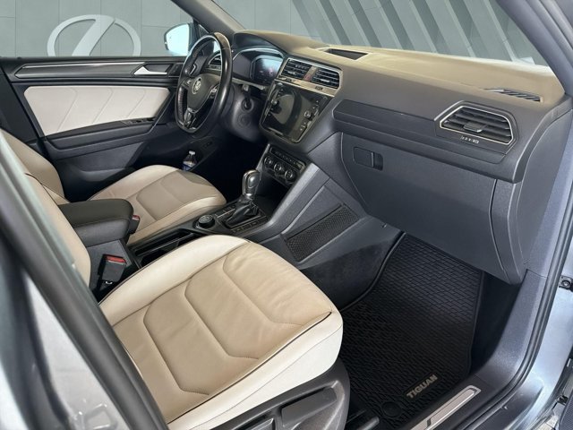 Used 2019 Volkswagen Tiguan SEL Premium R-Line AWD/4WD image 24