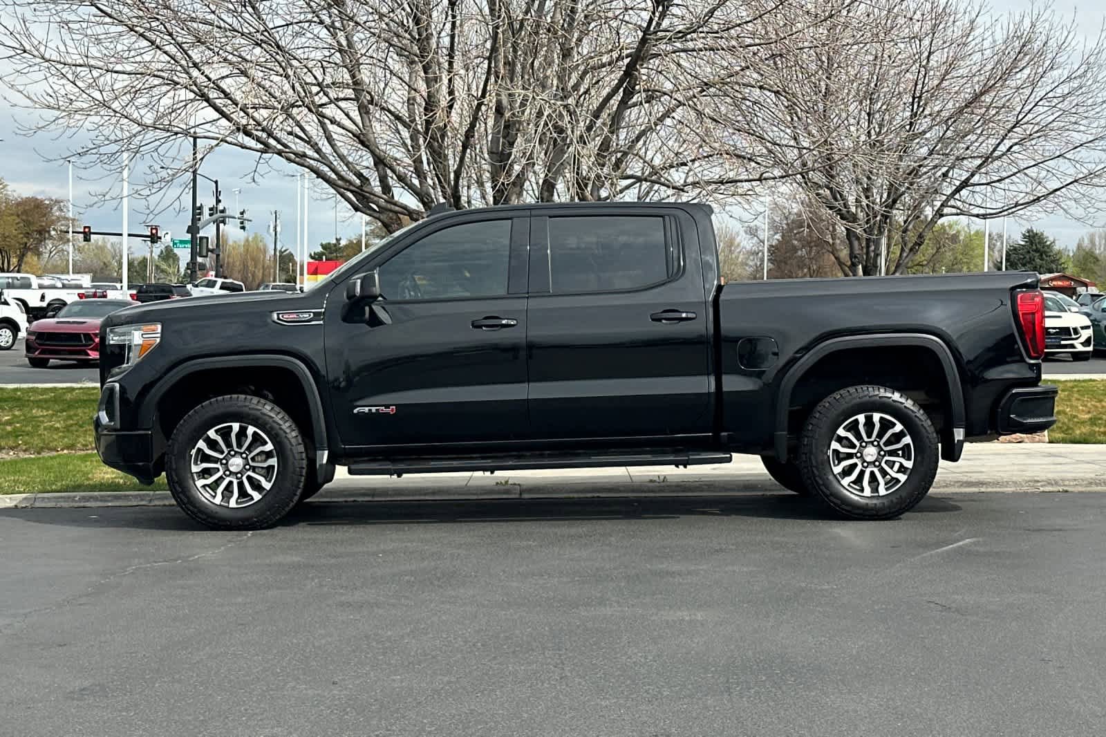 Used 2020 GMC Sierra 1500 AT4 w/ Off Road Performance Package AWD/4WD image 5