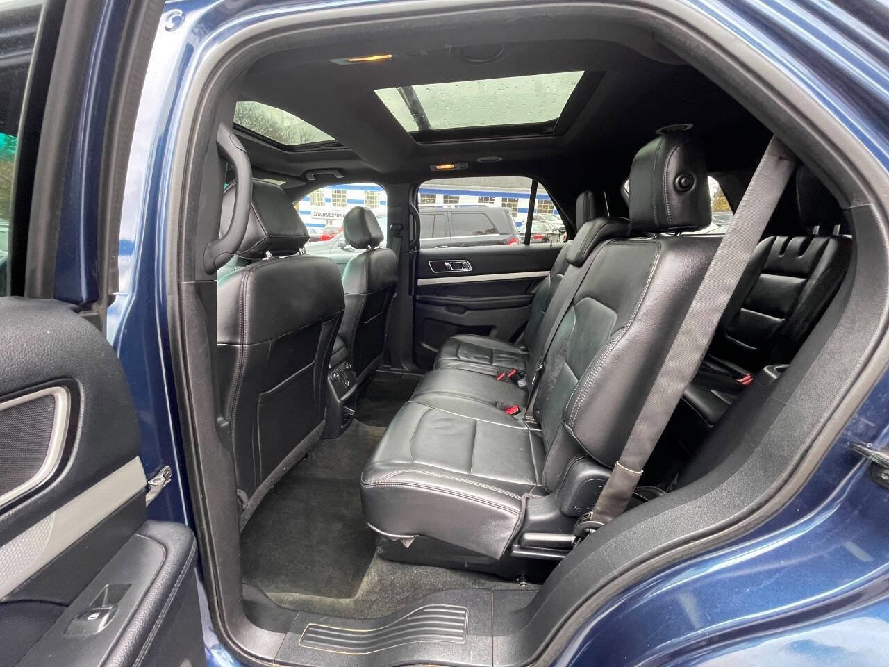 Used 2016 Ford Explorer XLT w/ Equipment Group 202A image 26