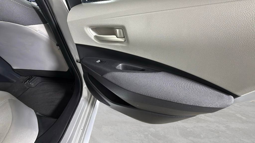 Used 2022 Toyota Corolla LE image 26