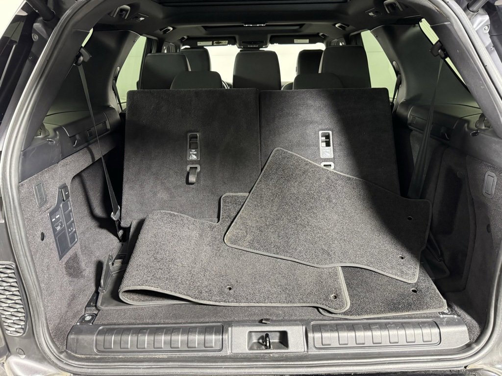 Used 2021 Land Rover Discovery S R-Dynamic image 29