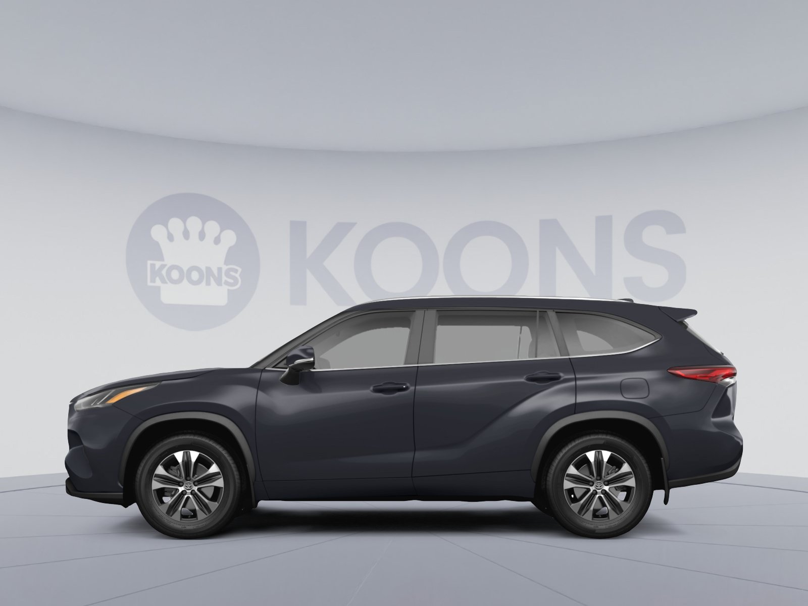 Used 2023 Toyota Highlander XLE AWD/4WD image 2
