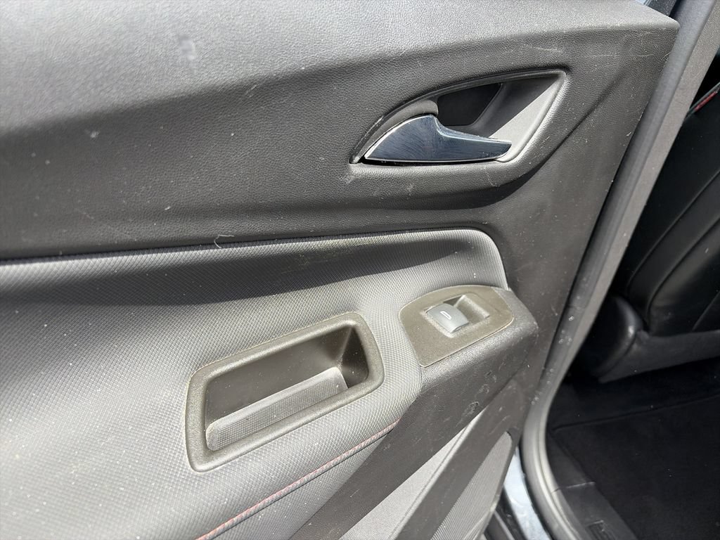 Used 2023 Chevrolet Equinox RS w/ RS Leather Package FWD image 29