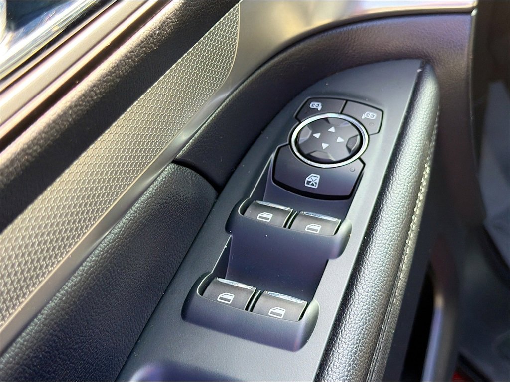 Used 2019 Ford Explorer XLT w/ Equipment Group 202A image 18