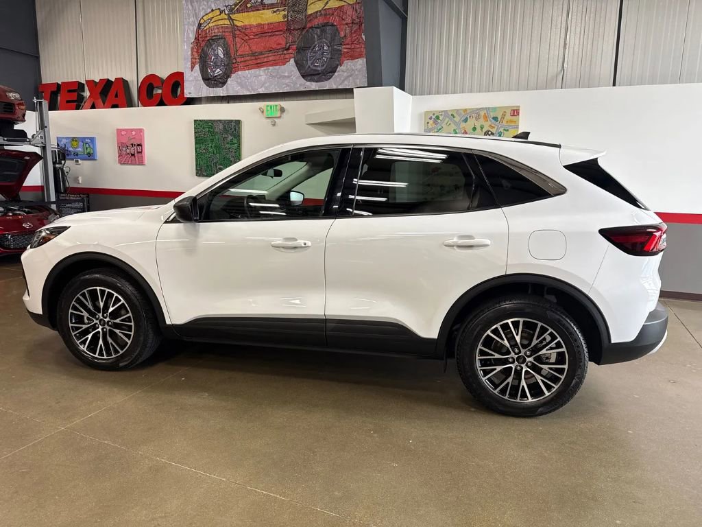 Used 2023 Ford Escape Active image 3