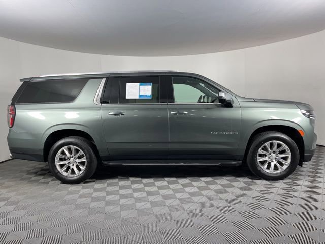 Used 2023 Chevrolet Suburban Premier image 11