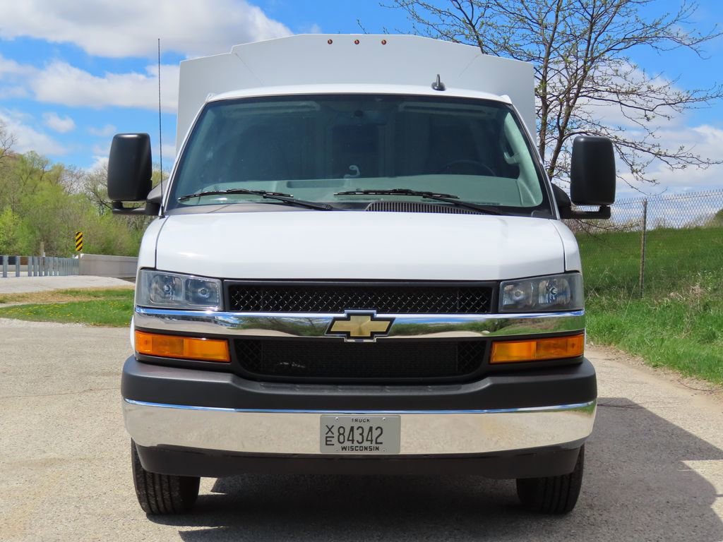 Used 2025 Chevrolet Express 3500 w/ Power Convenience Package RWD image 2