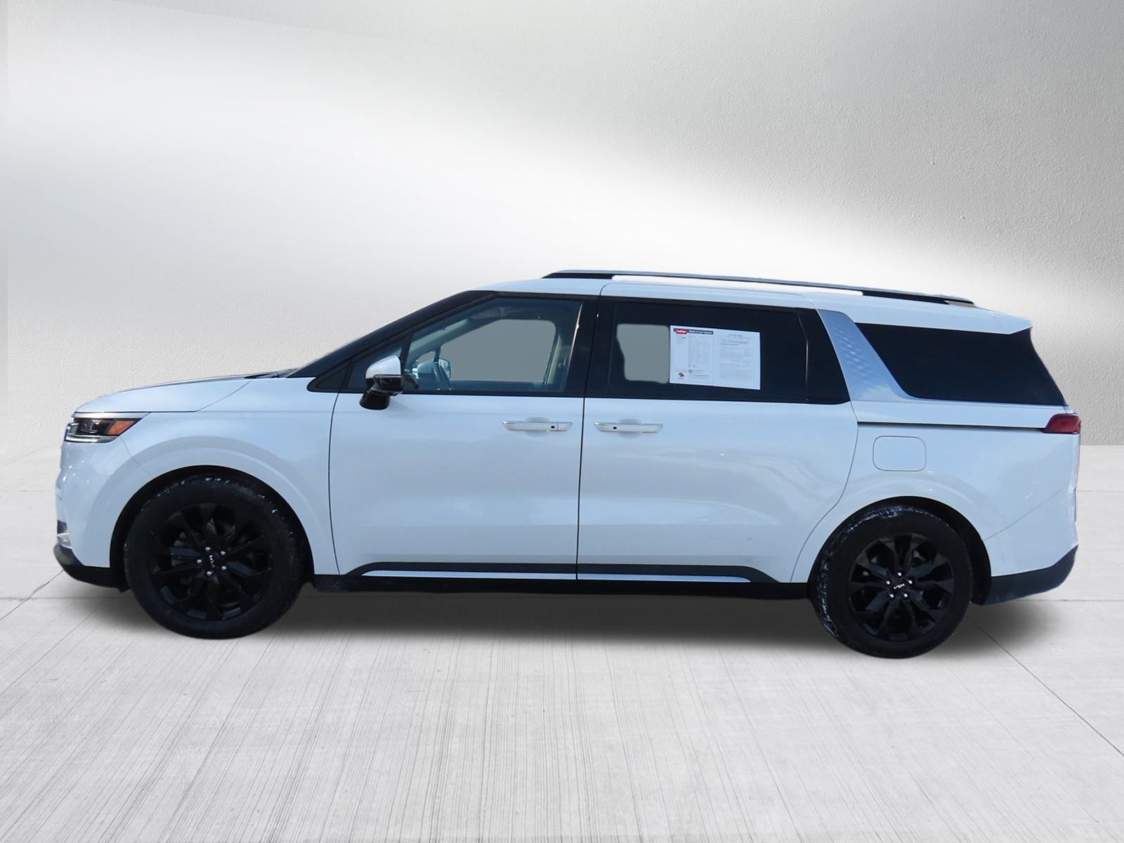 Used 2024 Kia Carnival SX Prestige image 4