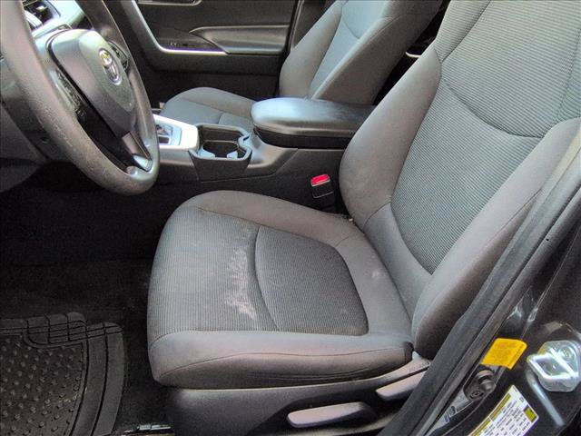 Used 2021 Toyota RAV4 LE AWD/4WD image 21