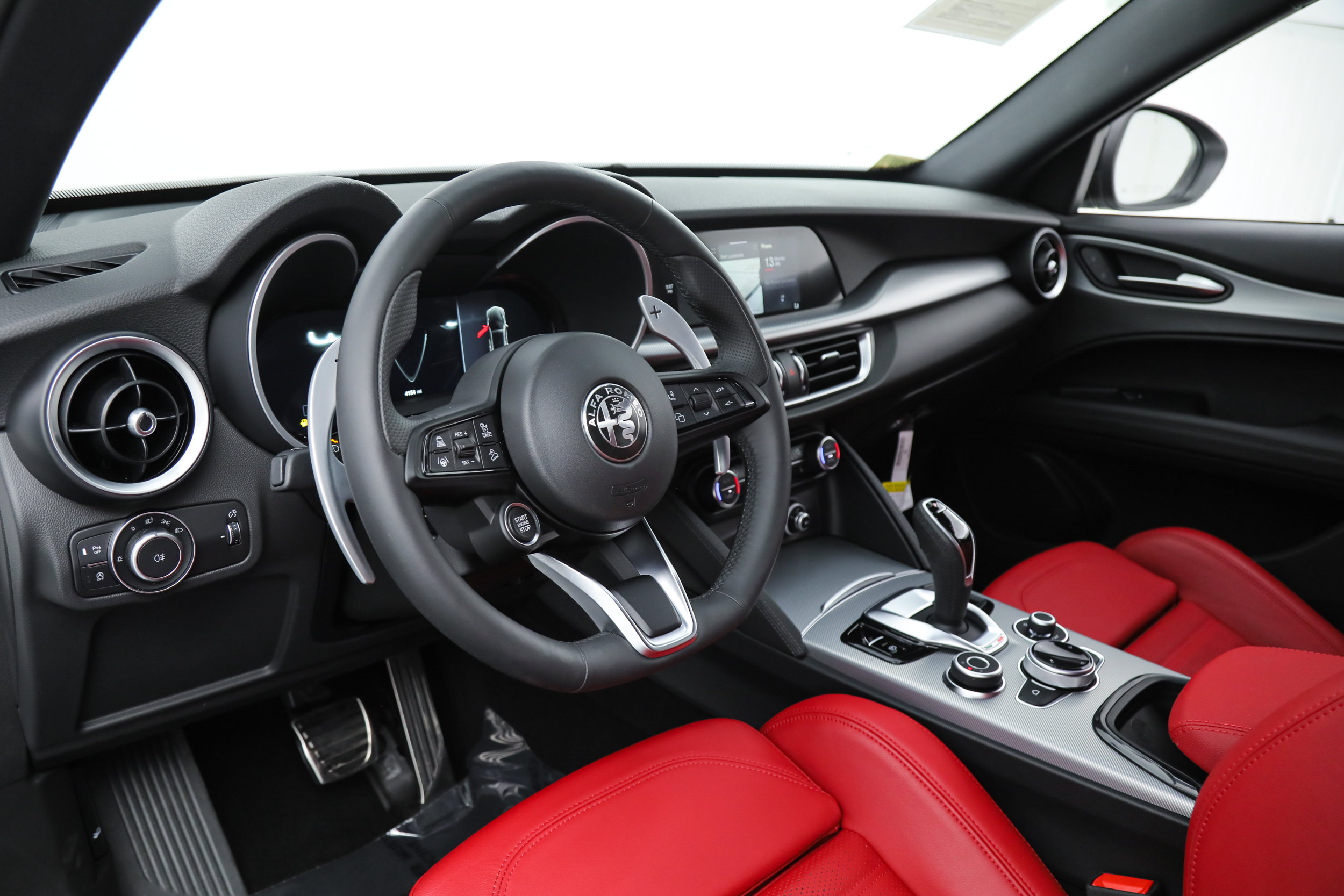 New 2025 Alfa Romeo Stelvio Sprint w/ Veloce Package AWD/4WD image 15