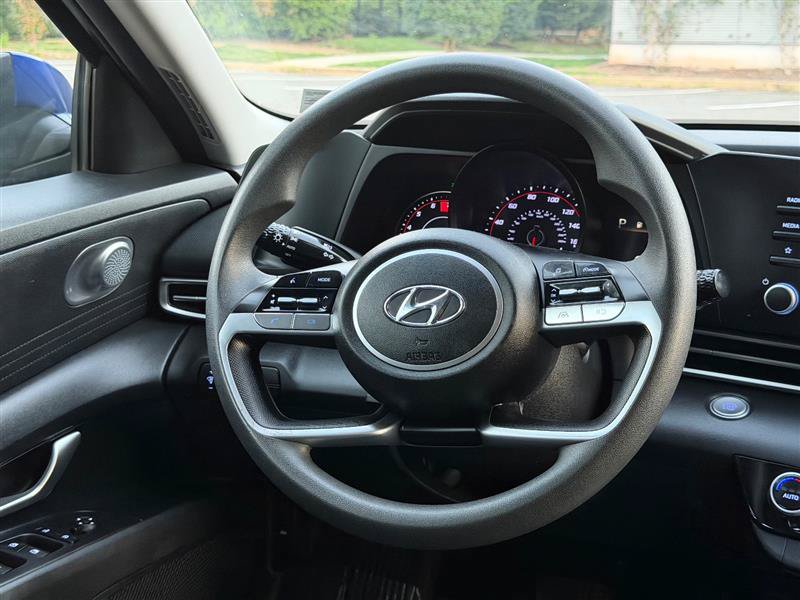 Used 2023 Hyundai Elantra SEL FWD image 33