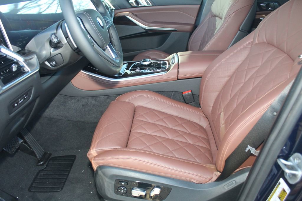 New 2026 BMW X5 xDrive50e w/ Executive Package image 19