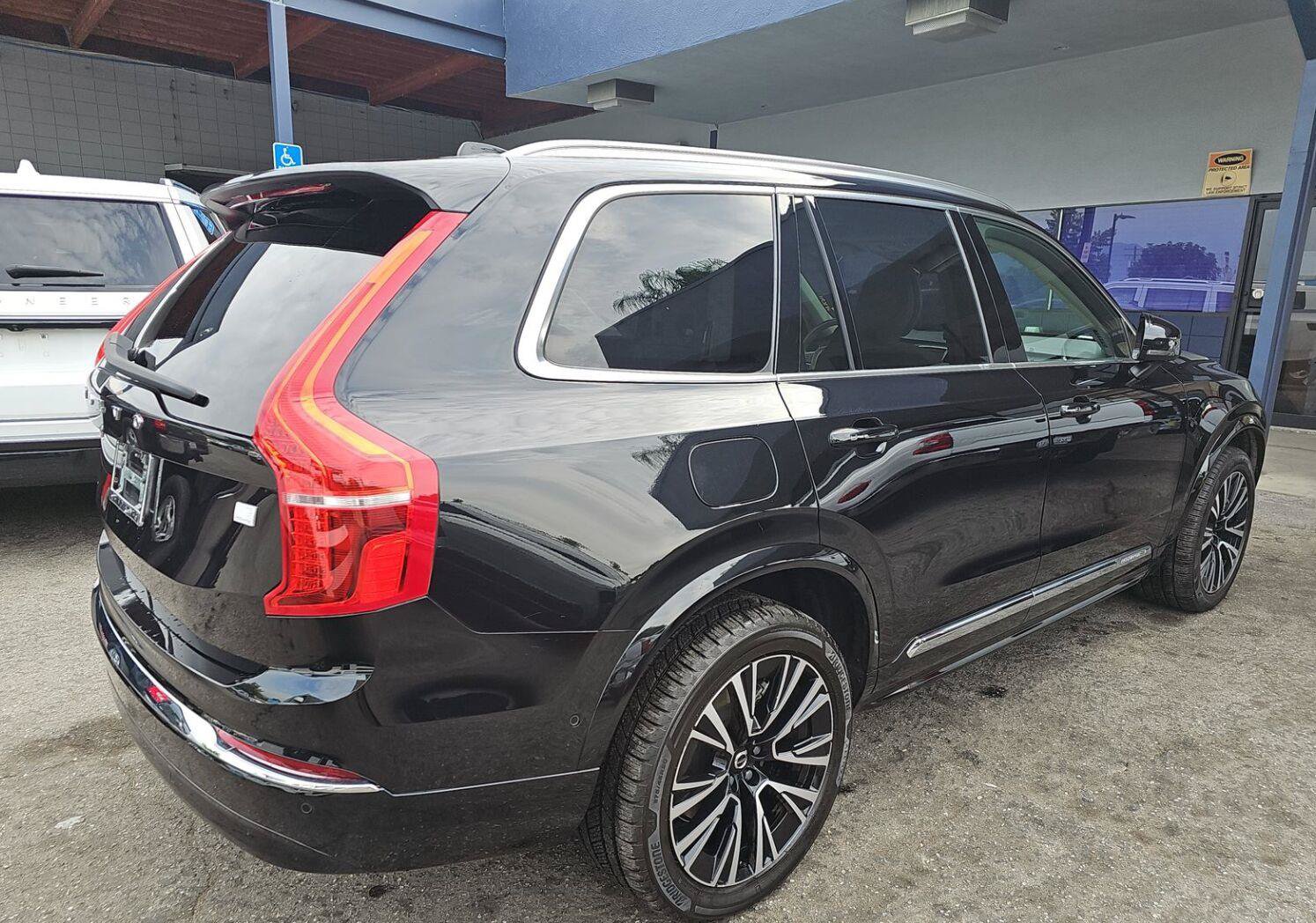 Used 2024 Volvo XC90 T8 Plus AWD/4WD image 10