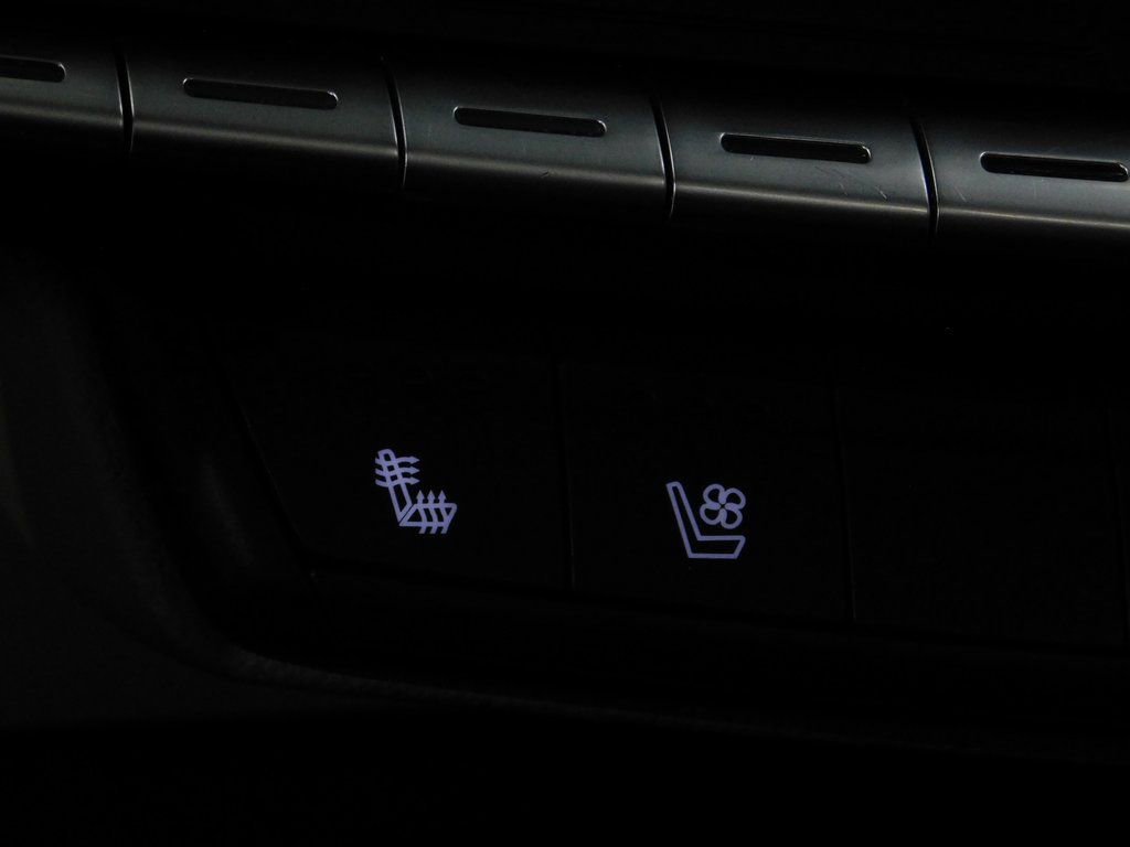 Used 2021 Cadillac XT4 Premium Luxury image 46