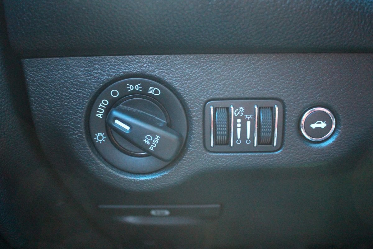 Used 2016 Dodge Challenger R/T Scat Pack RWD image 21