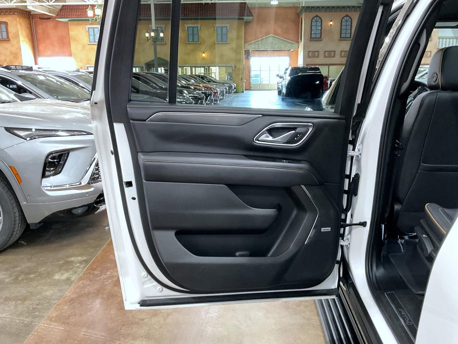 Used 2022 GMC Yukon XL AT4 image 21