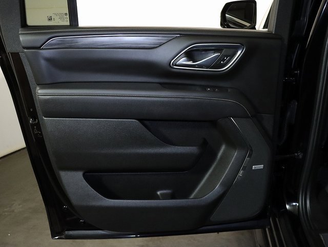 Used 2023 GMC Yukon XL SLT w/ SLT Premium Package image 29