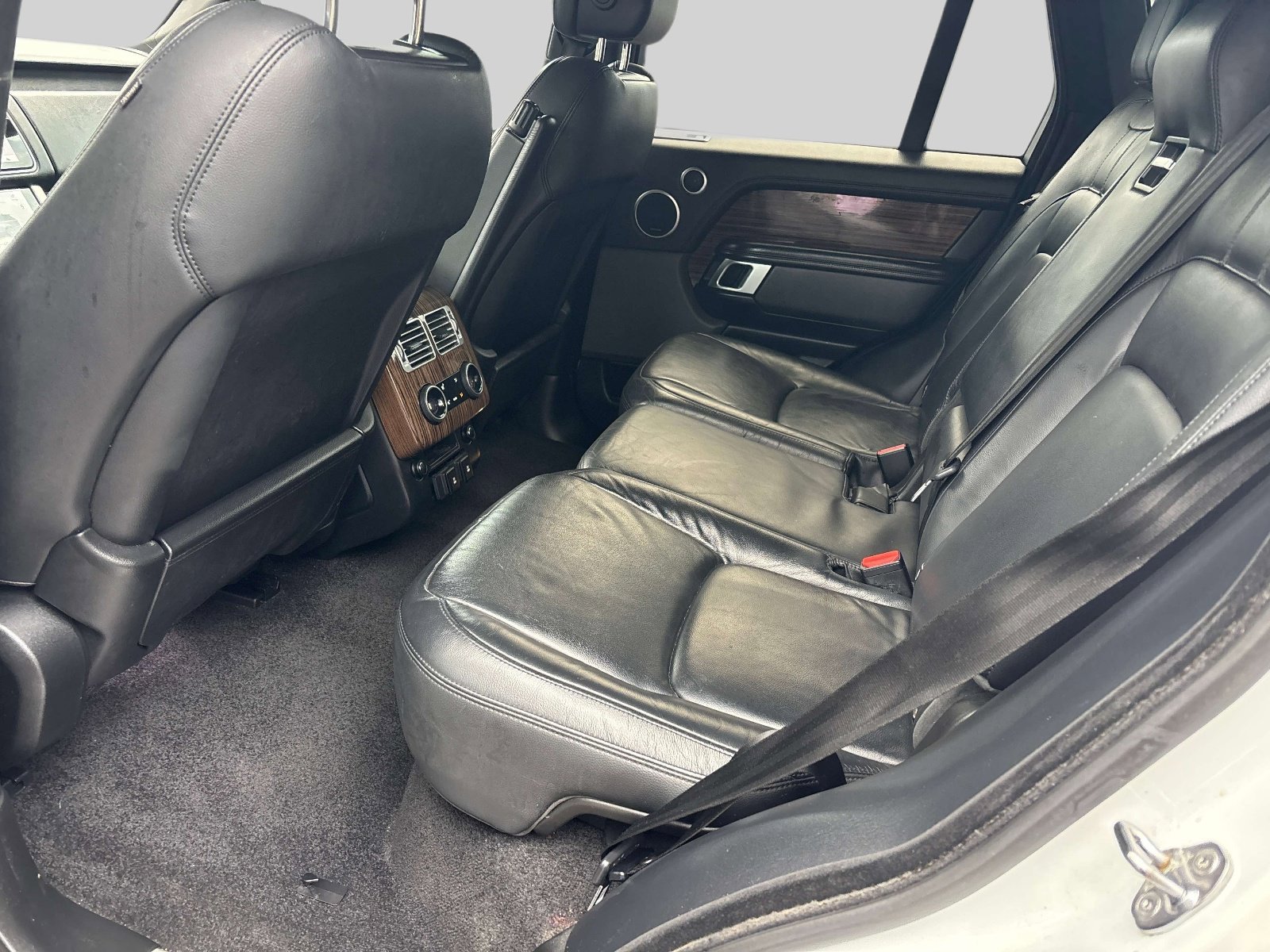 Used 2018 Land Rover Range Rover HSE image 6