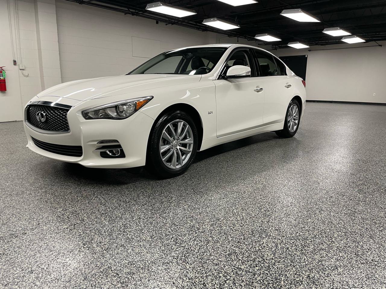 Used 2017 INFINITI Q50 2.0t w/ Moonroof Package image 9