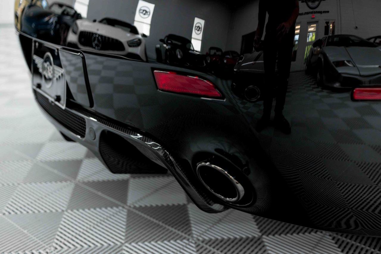 Used 2011 Aston Martin V8 Vantage N420 image 24