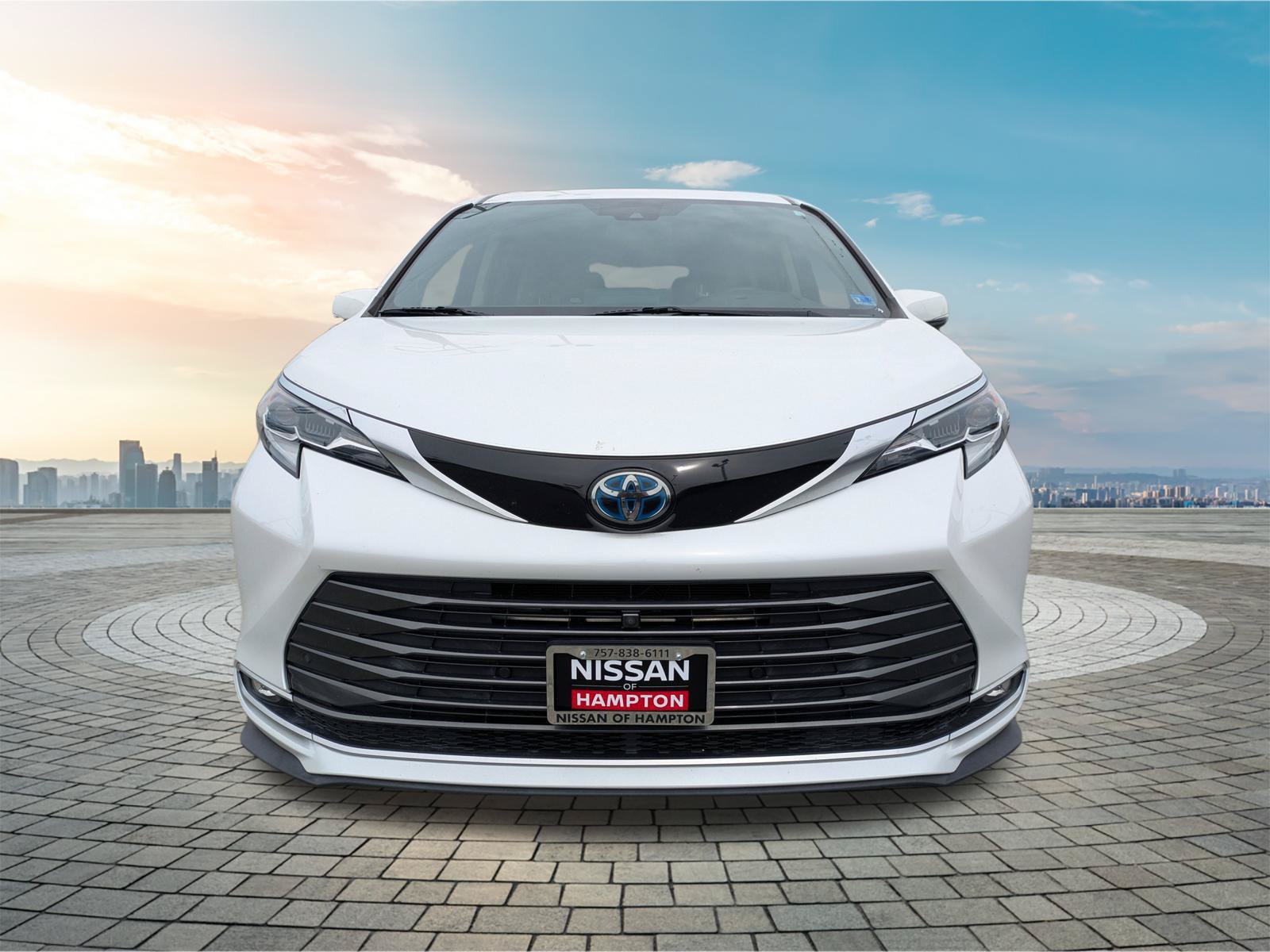 Used 2022 Toyota Sienna Platinum FWD image 10