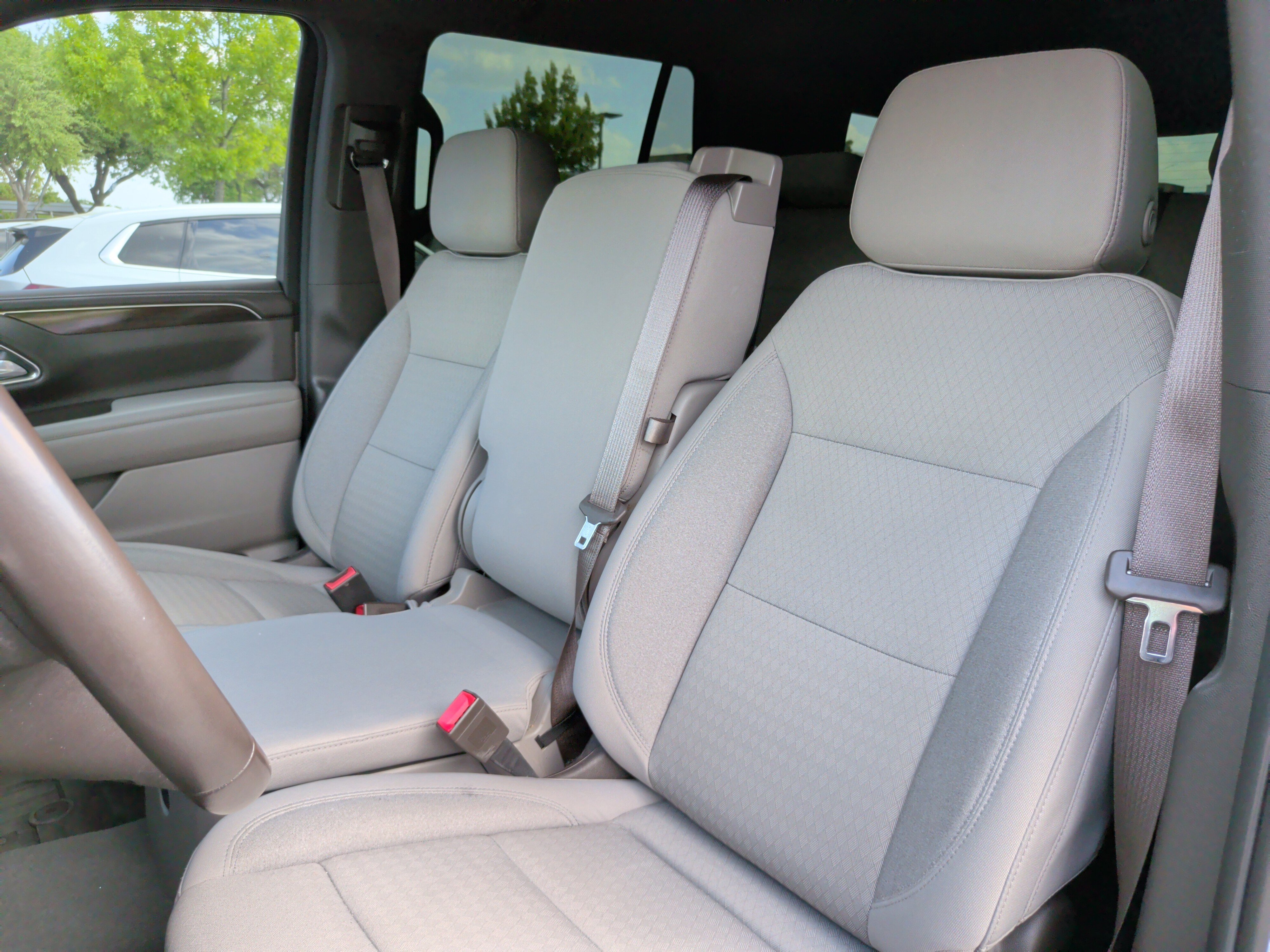 Used 2022 GMC Yukon SLE w/ Max Trailering Package image 25