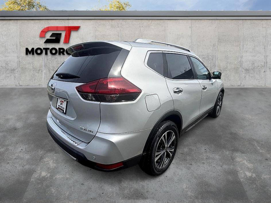 Used 2019 Nissan Rogue SV w/ Premium Package image 5