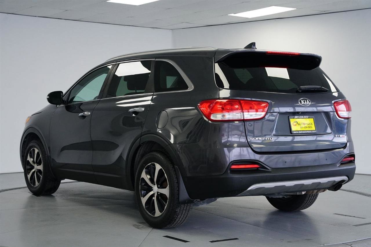 Used 2017 Kia Sorento EX image 5