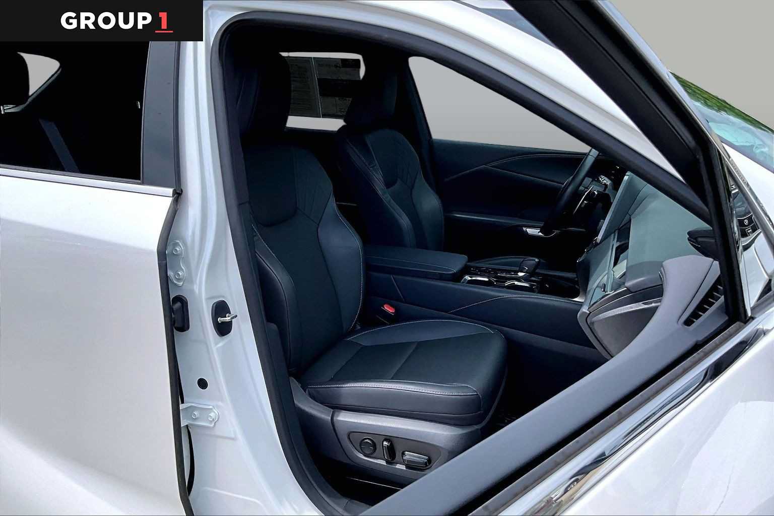 Certified 2024 Lexus RX 350 FWD w/ Technology Package image 8