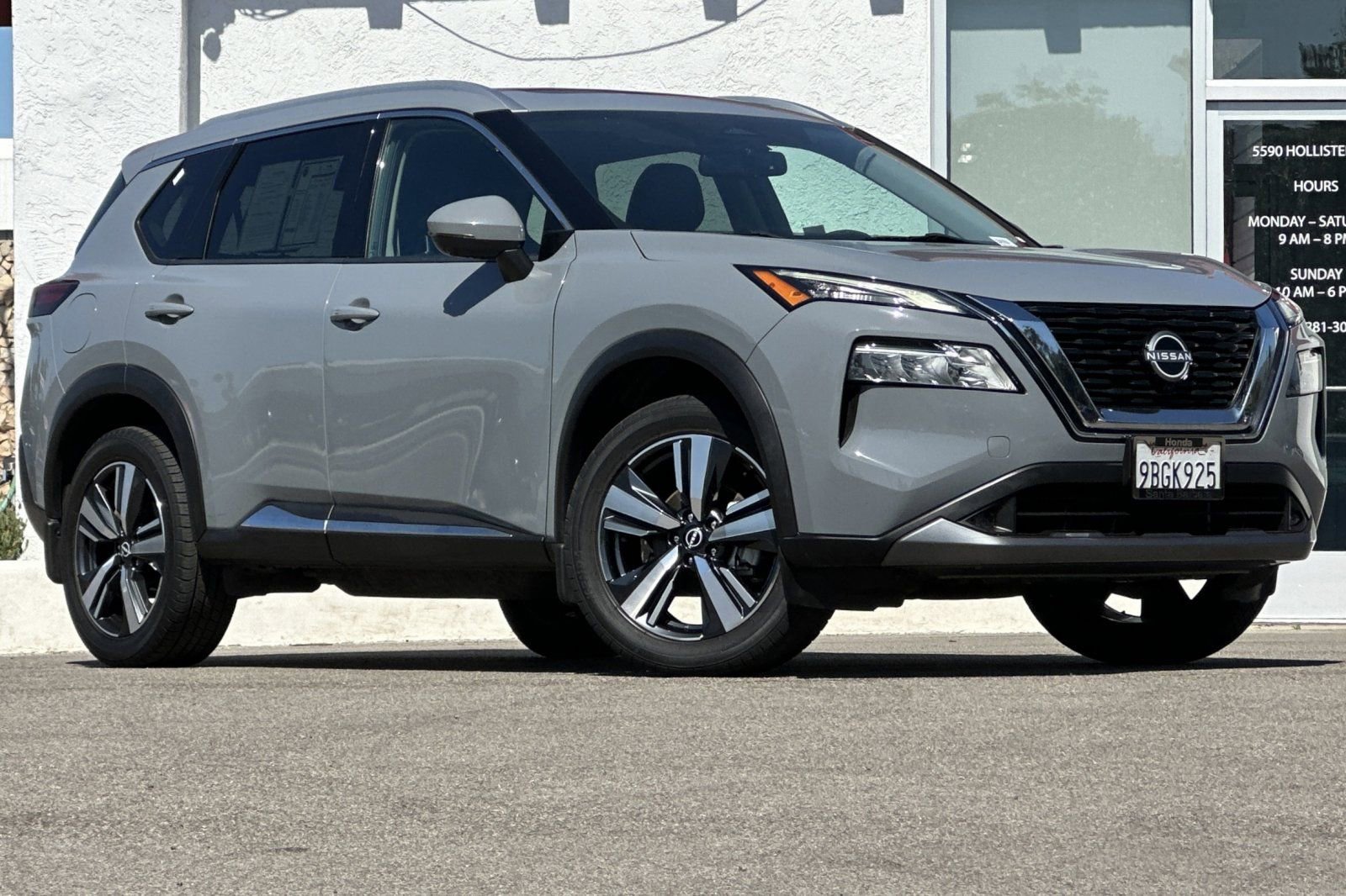 Used 2022 Nissan Rogue SL FWD image 1