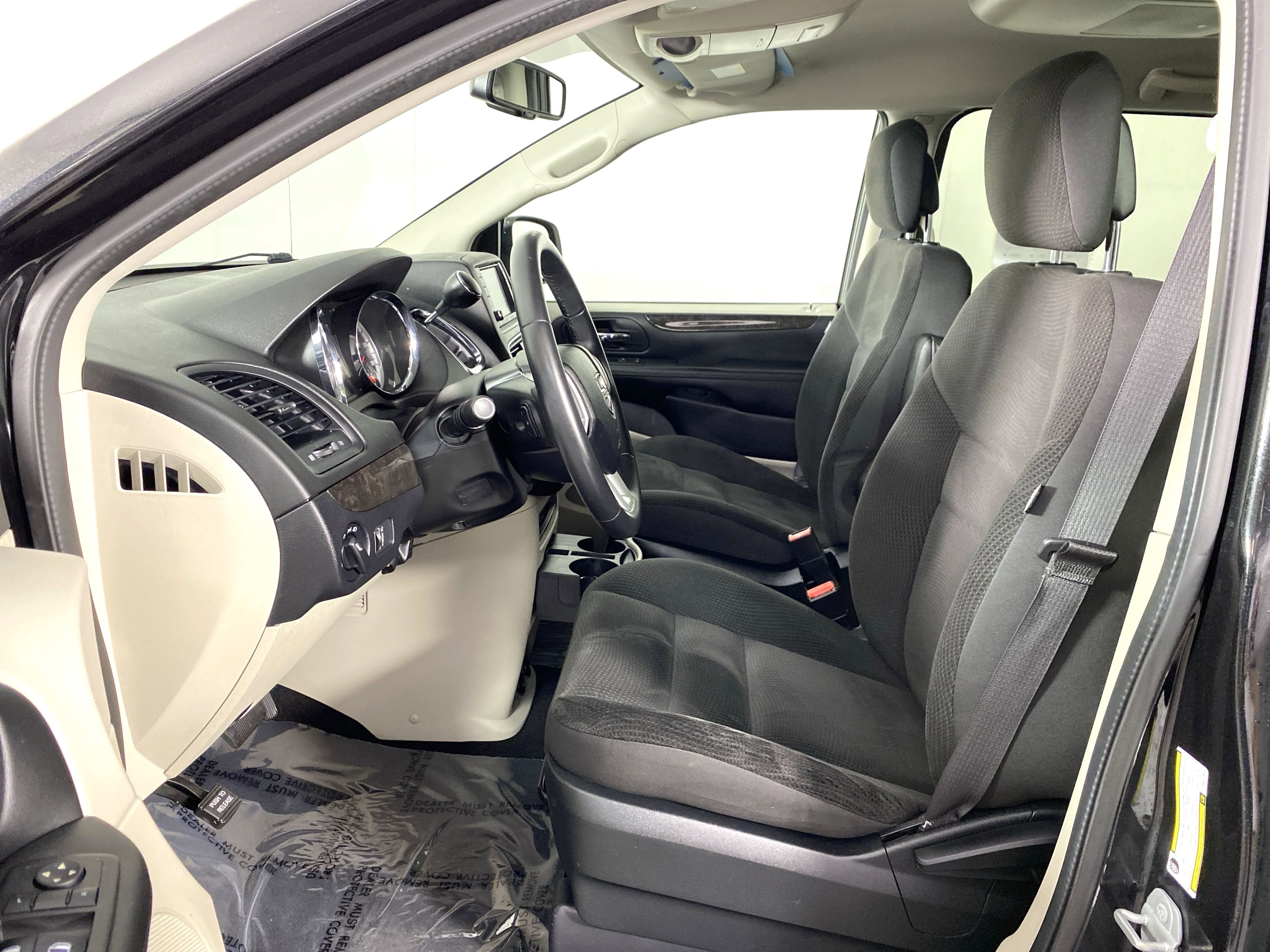 Used 2017 Dodge Grand Caravan SE w/ Power Window Group image 14