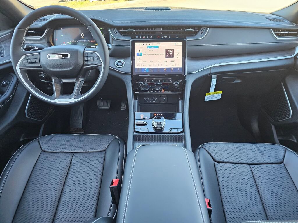 New 2024 Jeep Grand Cherokee Limited 4xe w/ Luxury Tech Group II image 16