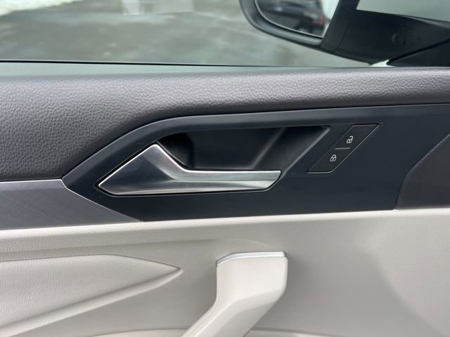 Used 2023 Volkswagen Jetta SE image 28