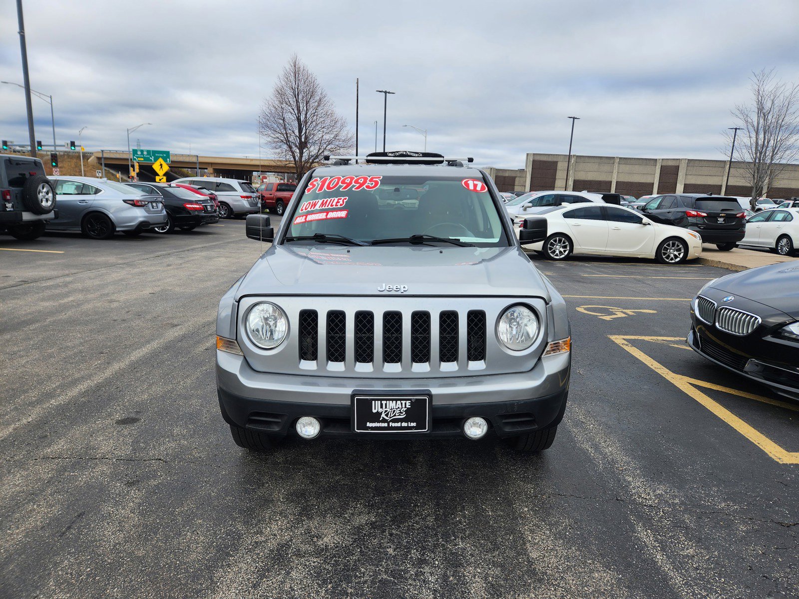 Used 2017 Jeep Patriot Latitude AWD/4WD image 3