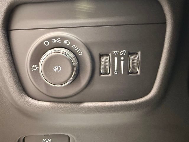 Used 2021 Jeep Grand Cherokee L Summit AWD/4WD image 19
