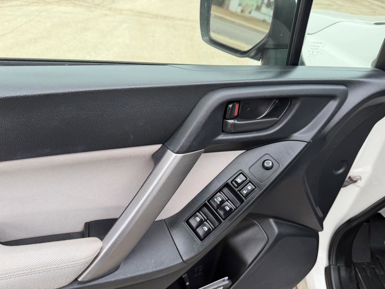 Used 2015 Subaru Forester 2.5i Premium w/ All-Weather Package image 10