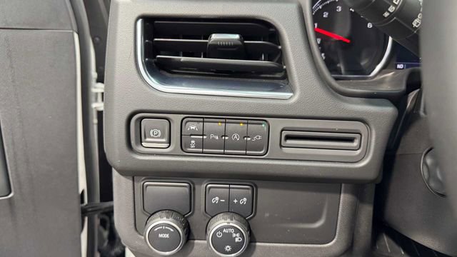 Used 2021 Chevrolet Tahoe RST w/ Luxury Package image 34