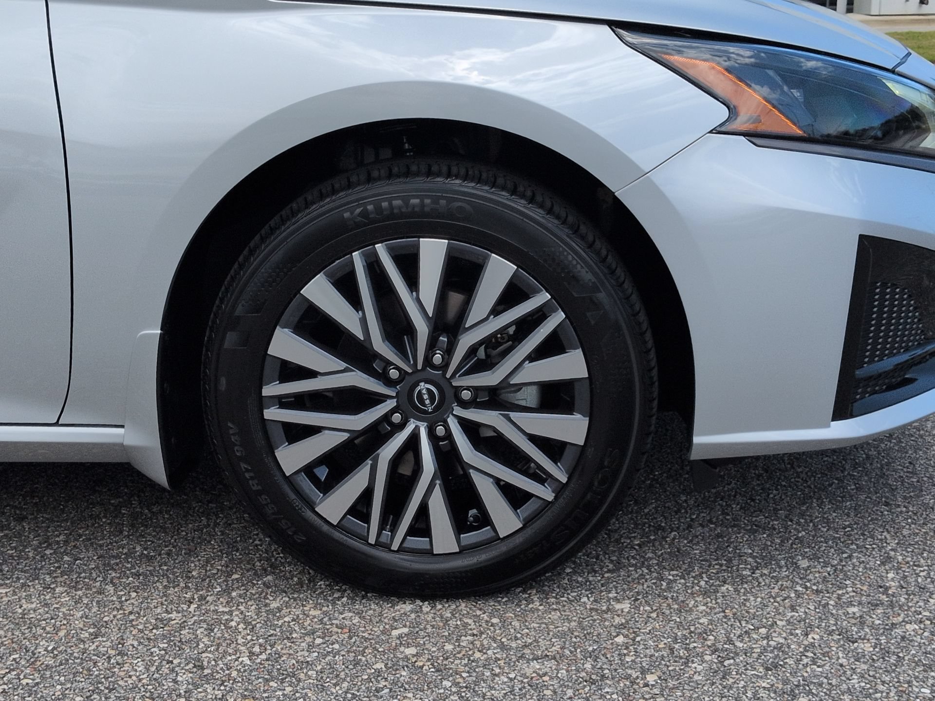 New 2026 Nissan Altima 2.5 SV AWD/4WD image 12