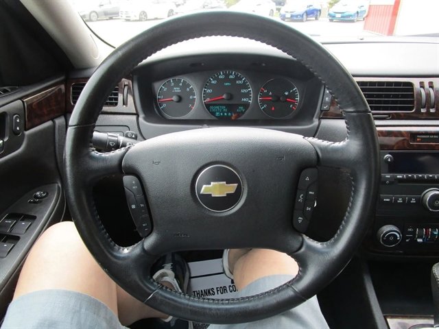 Used 2012 Chevrolet Impala LTZ FWD image 17