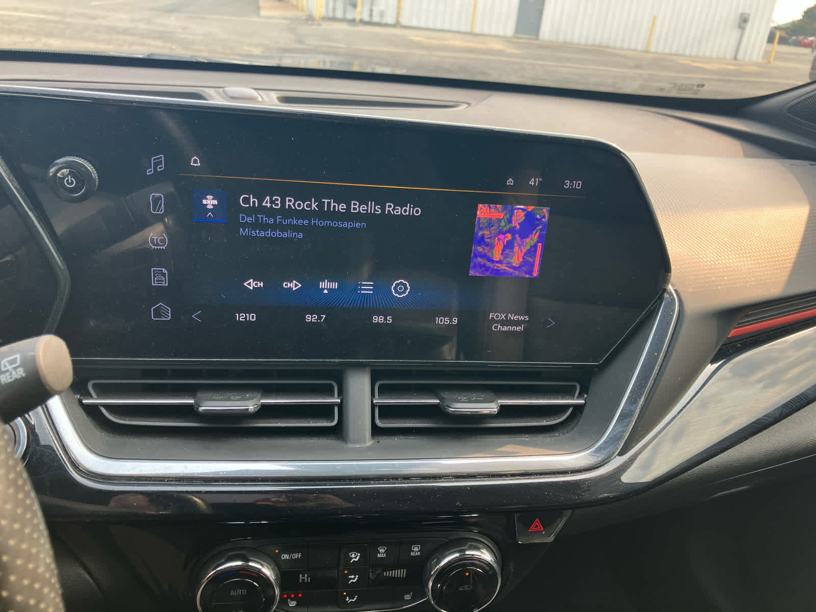 Used 2025 Chevrolet Trax RS w/ Driver Confidence Package image 15