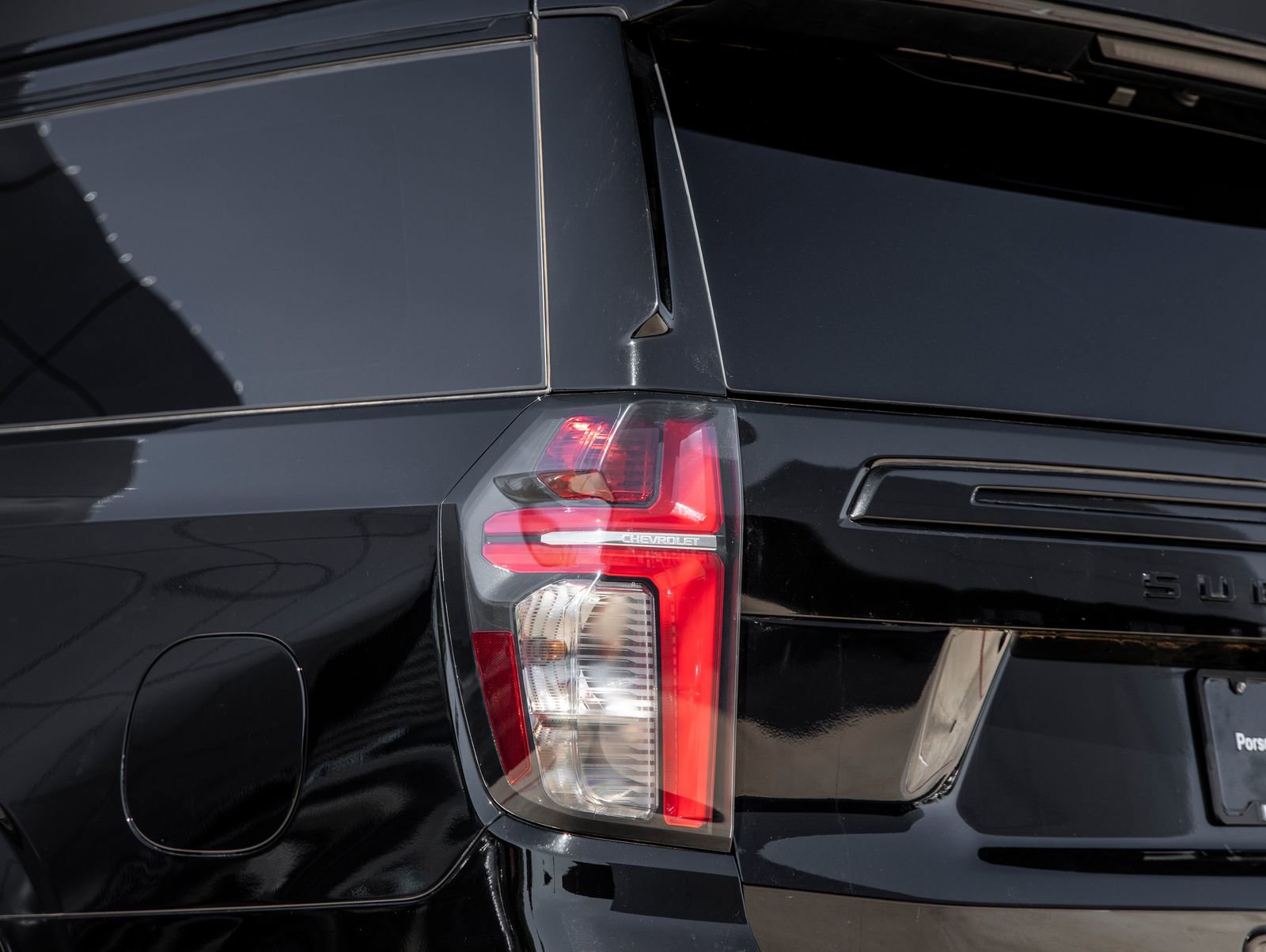 Used 2023 Chevrolet Suburban RST w/ Luxury Package image 12