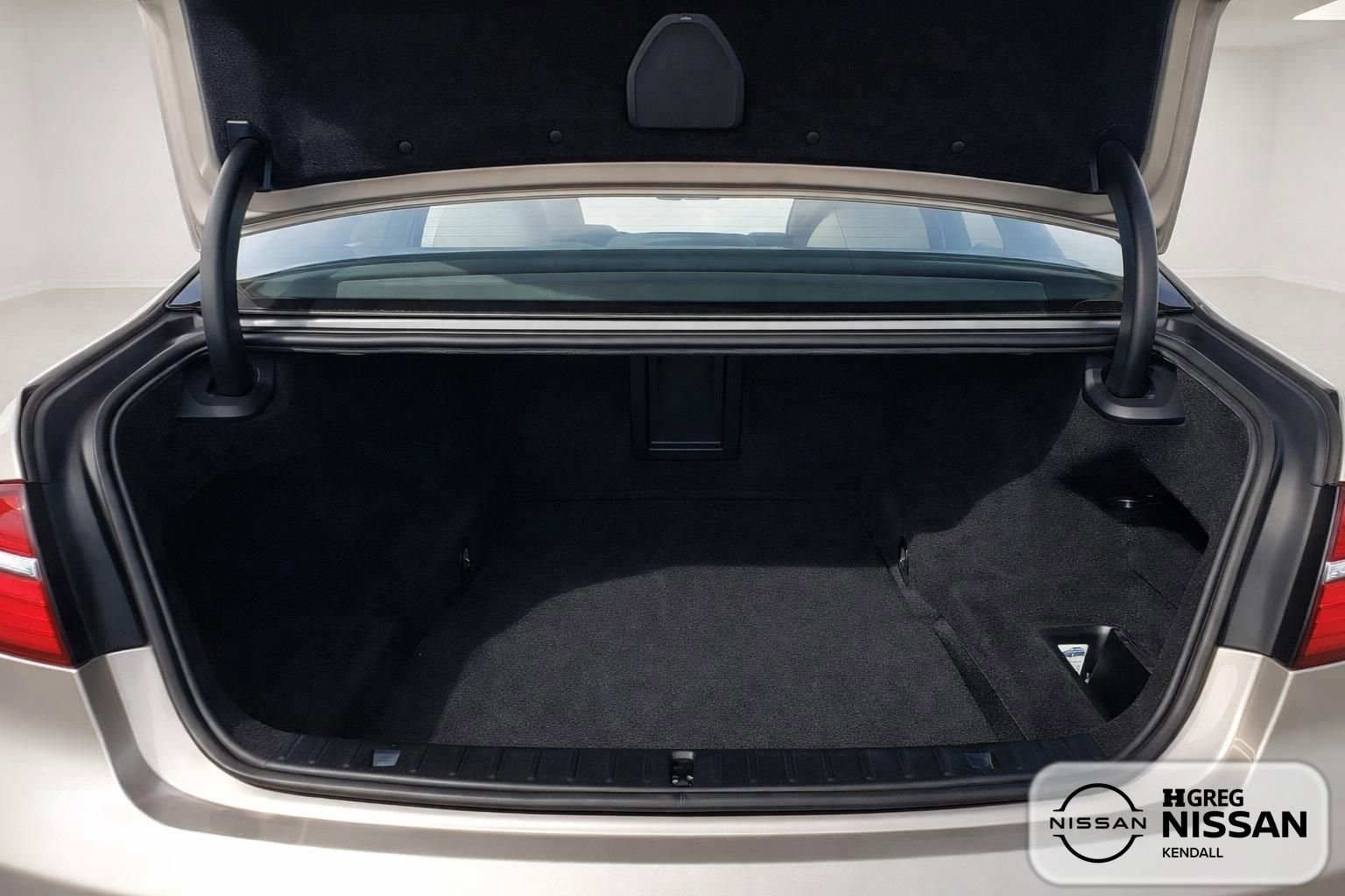 Used 2016 BMW 740i RWD image 13