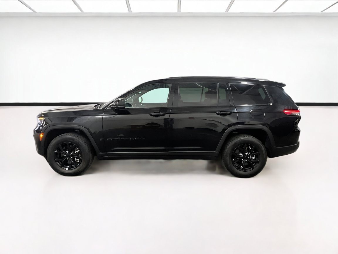 Used 2024 Jeep Grand Cherokee L Laredo AWD/4WD image 22