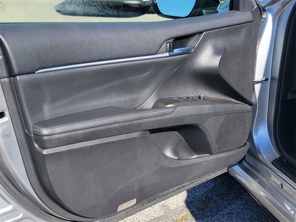 Used 2023 Toyota Camry XSE image 9