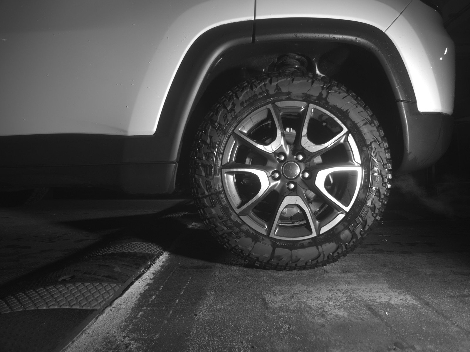 Used 2025 Jeep Compass Trailhawk image 14